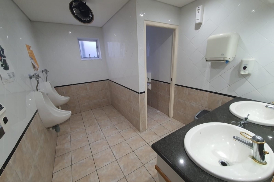 To Let commercial Property for Rent in Newton Park Eastern Cape